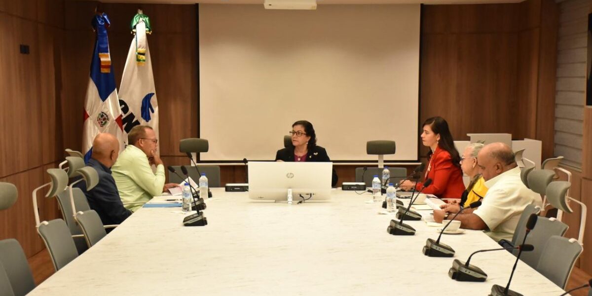 MOPESEP defiende derechos de pensión de servidores públicos