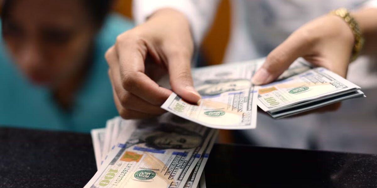 Peso colombiano desafía predicciones económicas