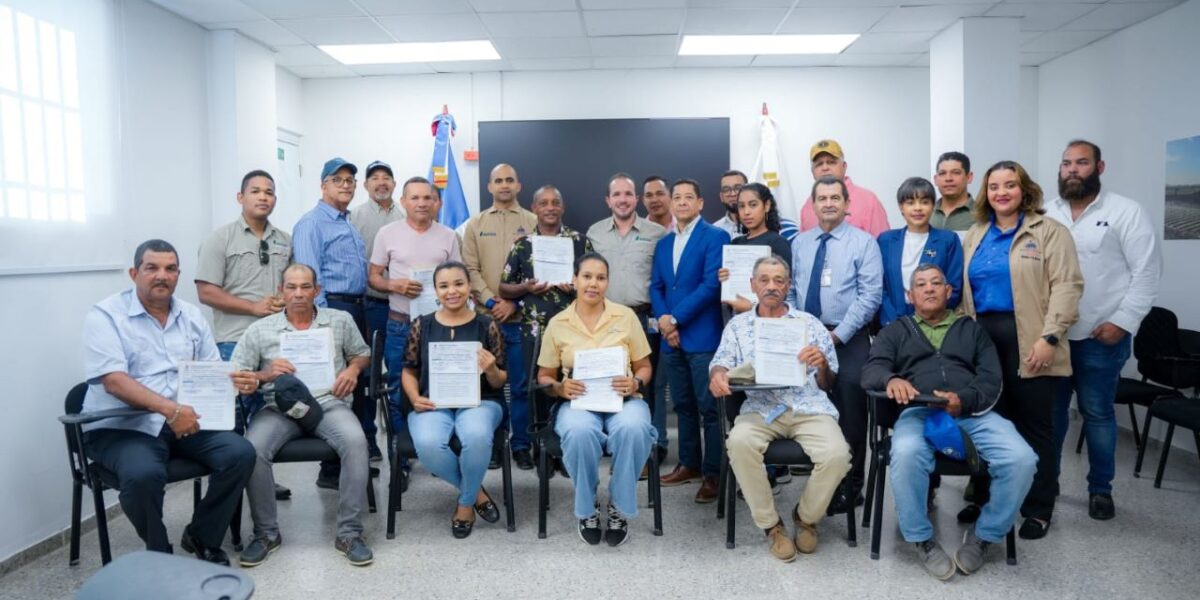 Productores del Norte reciben fondos para tecnificación