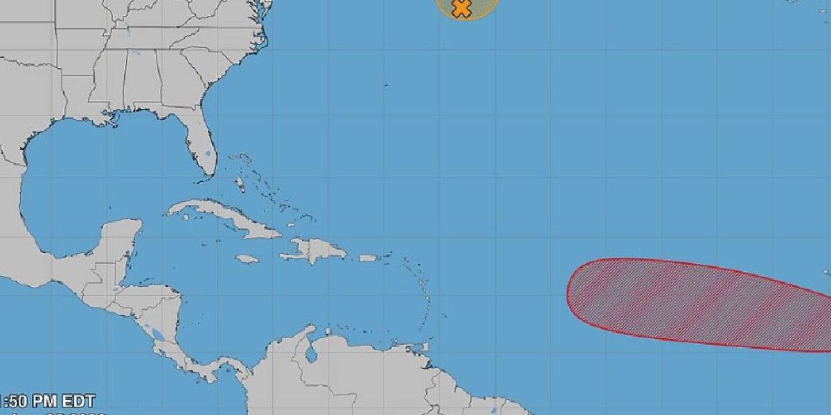 Tormenta Dolly en el Atlántico central con vientos de 65 km/h