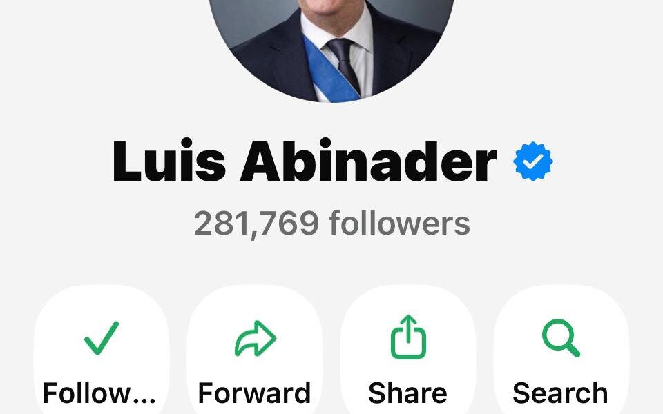 WhatsApp de Abinader crece en seguidores rápidamente